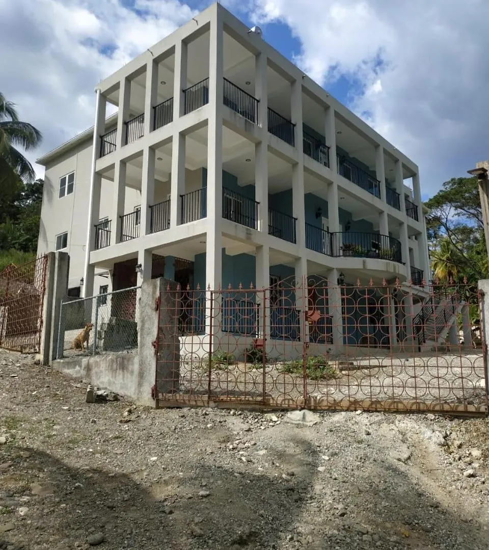 Kelsey'S Kastle Portland Jamaica Apartment Black Hill